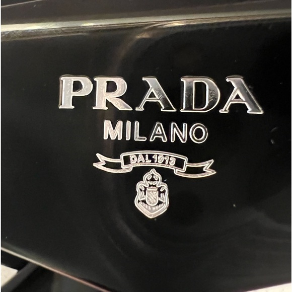 NEW Prada PR 17WF 1AB5S0 Black
Rectangle Unisex Sunglasses - Picture 5 of 14